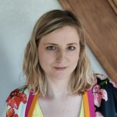 Dr. Sarah De Leeuw